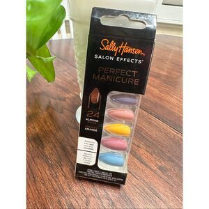 Sally Hansen Salon Manicure 24 Almond Press on Nails W/ Glue Sweet as Candy